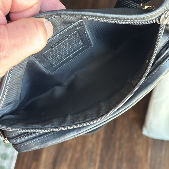 COACH Vintage Travel Zip Waist Pack Belt Bag Crossbody Black Glovetanned Leather - Picture 6 of 13